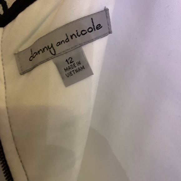 Black and White Swing Dress - Picture 7 of 7